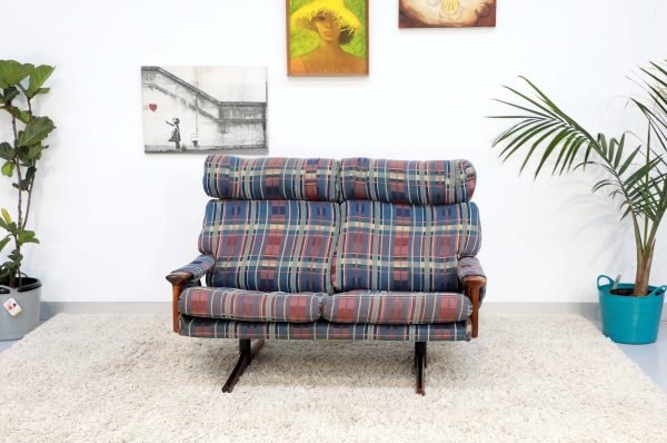 BEAUTIFUL TESSA T21 SOFA