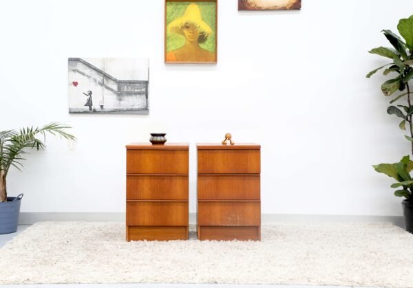 RETRO VINTAGE MIDCENTURY PAIR OF BEDSIDE TABLES