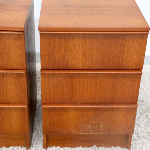 RETRO VINTAGE MIDCENTURY PAIR OF BEDSIDE TABLES - Image 5