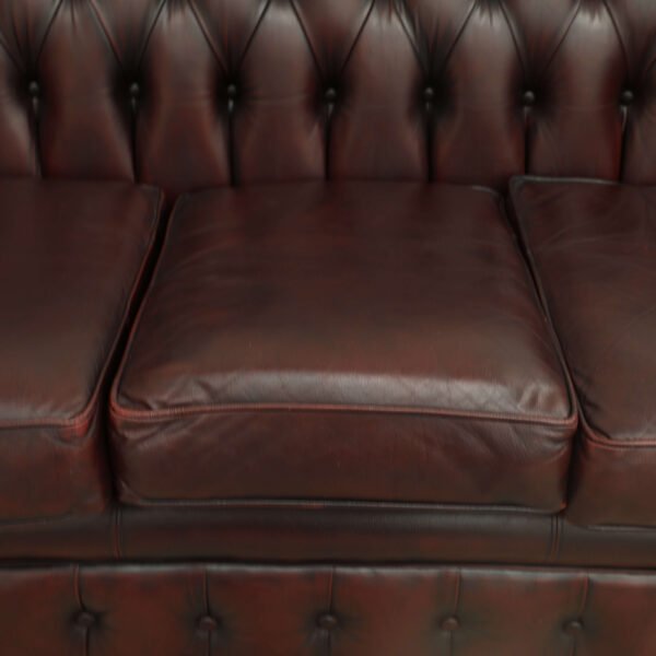 GENUINE LEATHER CHESTERFIELD PAIR OF 3 SEATER SOFA - Image 5