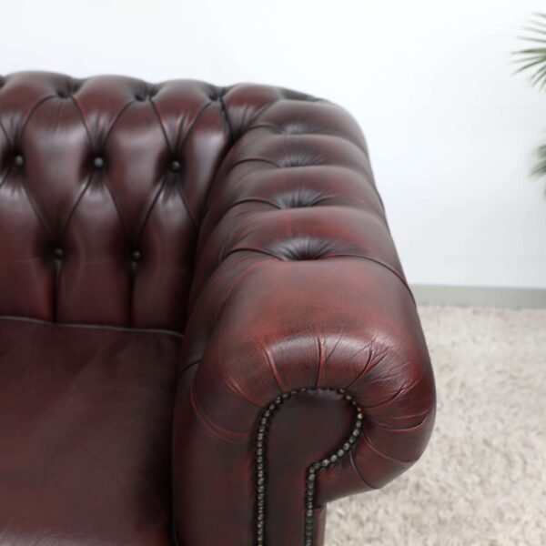 GENUINE LEATHER CHESTERFIELD PAIR OF 3 SEATER SOFA - Image 7