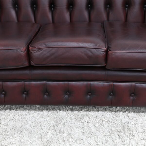 GENUINE LEATHER CHESTERFIELD PAIR OF 3 SEATER SOFA - Image 9