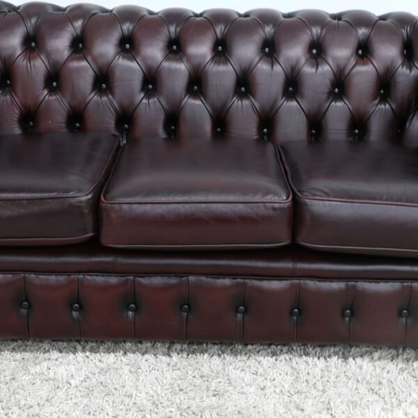 GENUINE LEATHER CHESTERFIELD PAIR OF 3 SEATER SOFA - Image 26