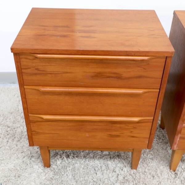 RETRO VINTAGE MIDCENTURY PAIR OF BEDSIDE TABLES - Image 3