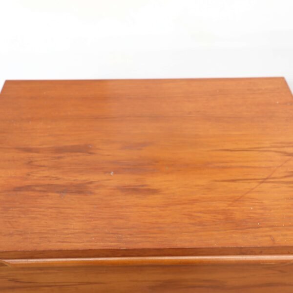 RETRO VINTAGE MIDCENTURY PAIR OF BEDSIDE TABLES - Image 4