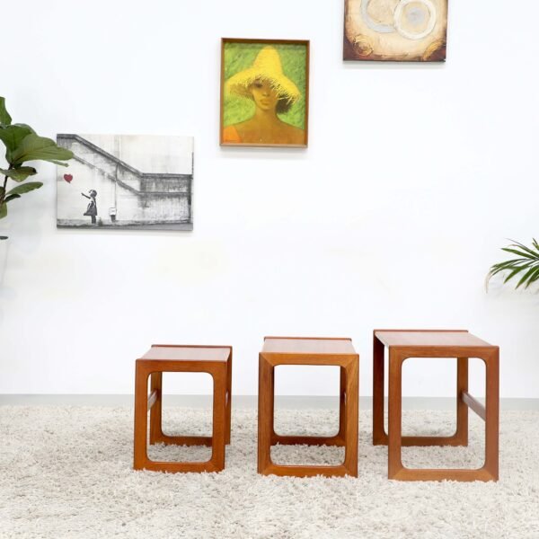 VINTAGE MID CENTURY NEST OF COFFEE TABLES - Image 11