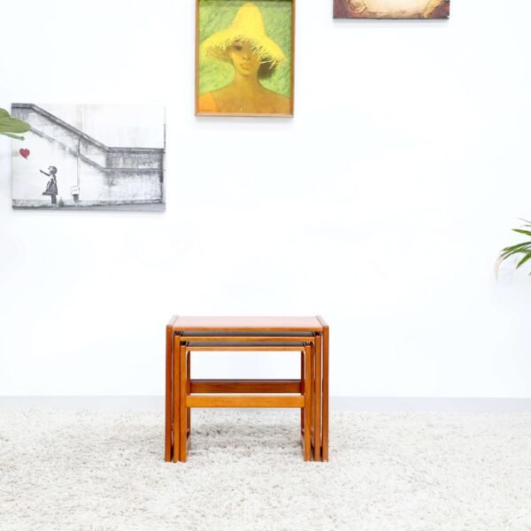 VINTAGE MID CENTURY NEST OF COFFEE TABLES - Image 2