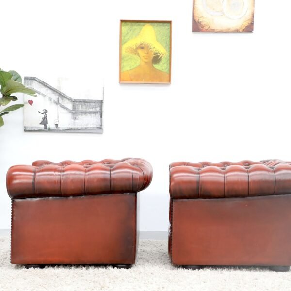 GENUINE LEATHER MORAN CHESTERFIELD 4 SEATER SOFA AND TUBCHAIRS - Image 37