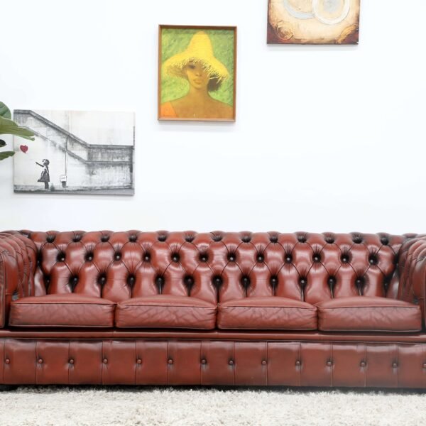 GENUINE LEATHER MORAN CHESTERFIELD 4 SEATER SOFA AND TUBCHAIRS - Image 2