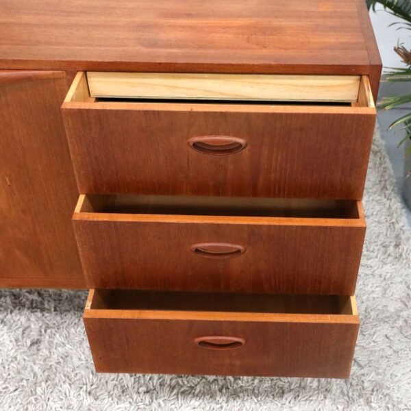 RETRO VINTAGE MID CENTURY CHISWELL BUFFET SIDEBOARD - Image 6
