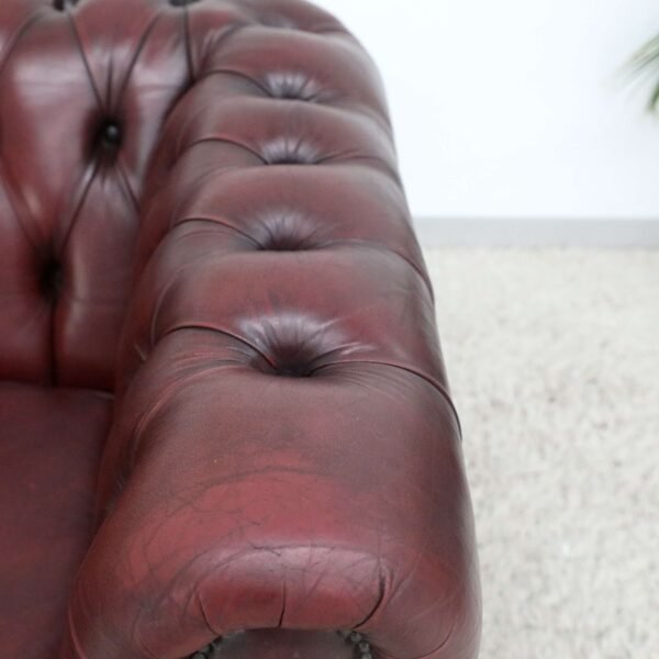 GENUINE LEATHER CHESTERFIELD 2 SEATER SOFA - Image 5