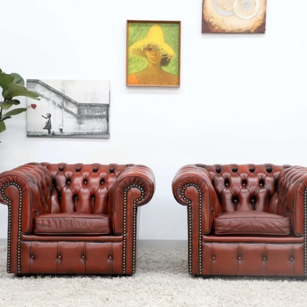 GENUINE LEATHER MORAN CHESTERFIELD 4 SEATER SOFA AND TUBCHAIRS - Image 22