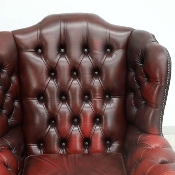 GENUINE LEATHER CHESTERFIELD 3 SEATER SOFA AND WING CHAIRS - Image 30