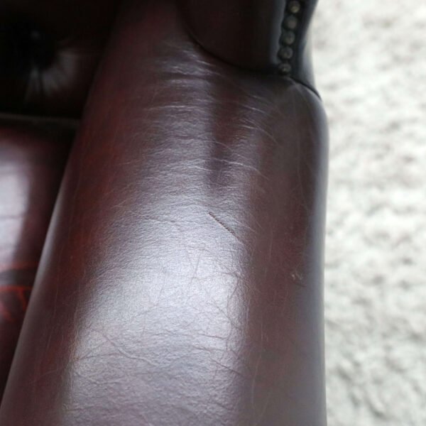 GENUINE LEATHER CHESTERFIELD 3 SEATER SOFA AND WING CHAIRS - Image 40