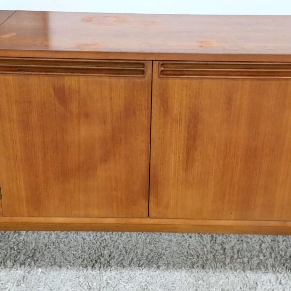 RETRO VINTAGE WRIGHTBILT BUFFET SIDEBOARD - Image 4
