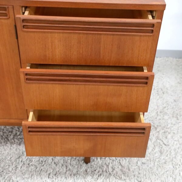 RETRO VINTAGE WRIGHTBILT BUFFET SIDEBOARD - Image 6
