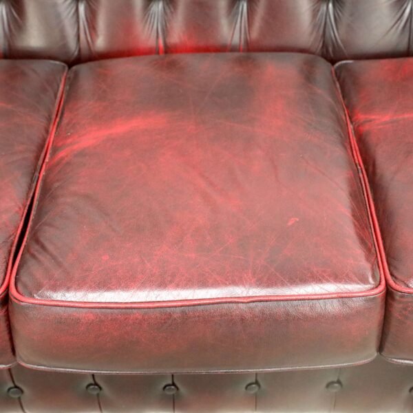 GENUINE LEATHER CHESTERFIELD 3 SEATER SOFA AND WING CHAIRS - Image 5