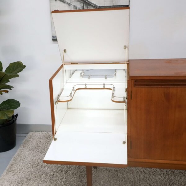 RETRO VINTAGE WRIGHTBILT BUFFET SIDEBOARD - Image 7