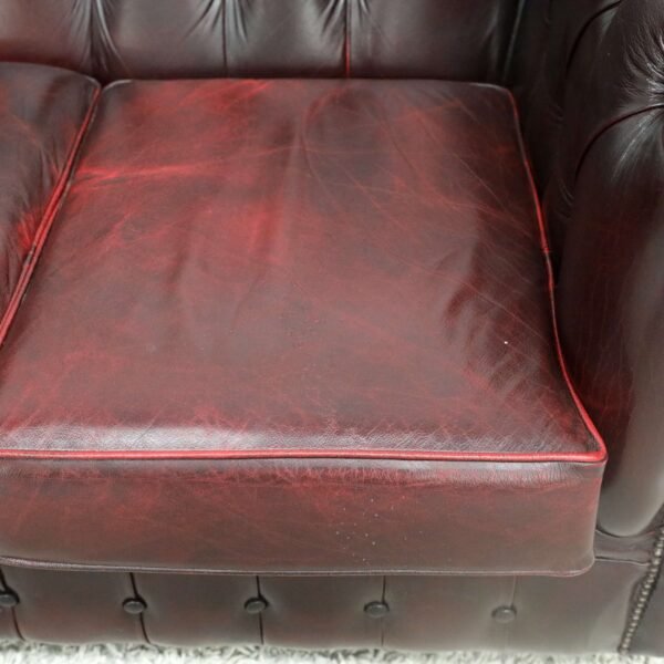 GENUINE LEATHER CHESTERFIELD 3 SEATER SOFA AND WING CHAIRS - Image 6
