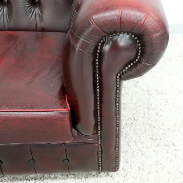 GENUINE LEATHER CHESTERFIELD 3 SEATER SOFA AND WING CHAIRS - Image 9