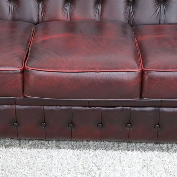 GENUINE LEATHER CHESTERFIELD 3 SEATER SOFA AND WING CHAIRS - Image 11