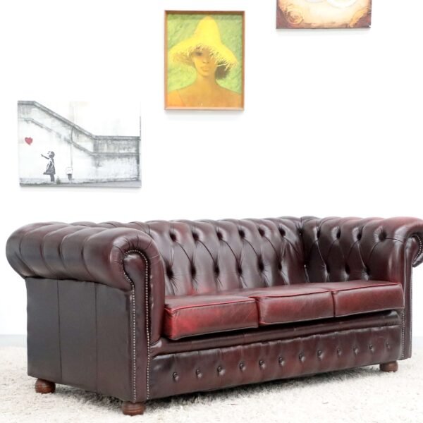 GENUINE LEATHER CHESTERFIELD 3 SEATER SOFA AND WING CHAIRS - Image 14