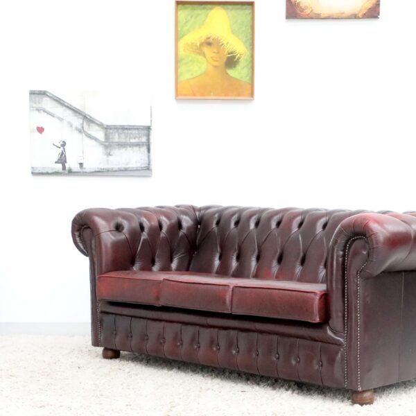 GENUINE LEATHER CHESTERFIELD 3 SEATER SOFA AND WING CHAIRS - Image 22