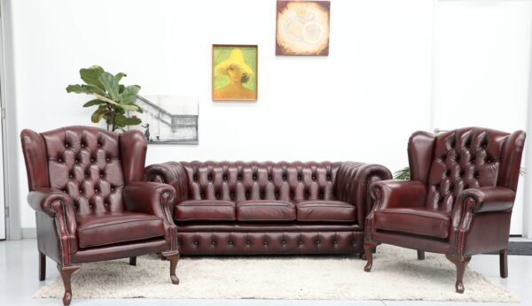 BEAUTIFUL CHESTERFIELD 3 SEATER SOFA AND WING CHAIRS