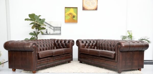 STUNNING VINTAGE CHESTERFIELD PAIR OF 3 SEATER SOFA