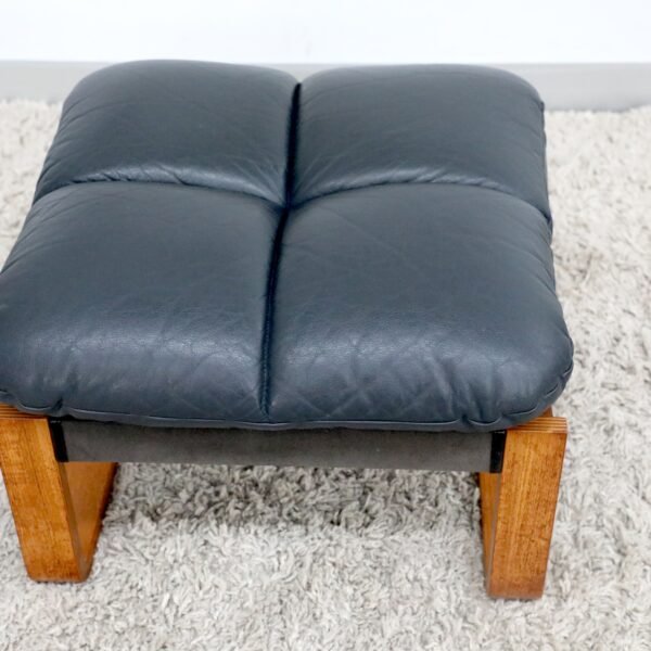 VINTAGE TESSA ATLANTIS SWIVEL CHAIR AND OTTOMAN - Image 17