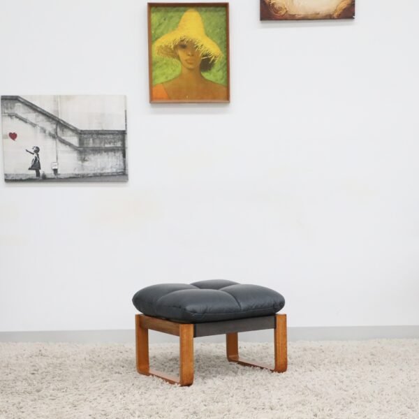 VINTAGE TESSA ATLANTIS SWIVEL CHAIR AND OTTOMAN - Image 18