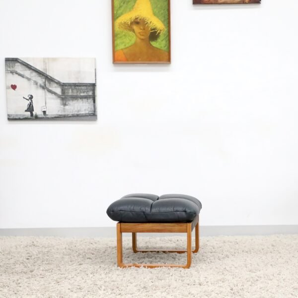 VINTAGE TESSA ATLANTIS SWIVEL CHAIR AND OTTOMAN - Image 19