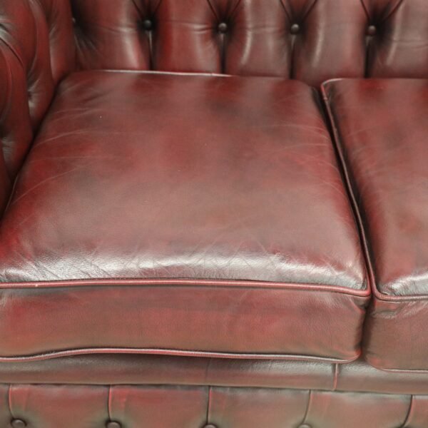 BEAUTIFUL CHESTERFIELD 3 SEATER SOFA AND WING CHAIRS - Image 4
