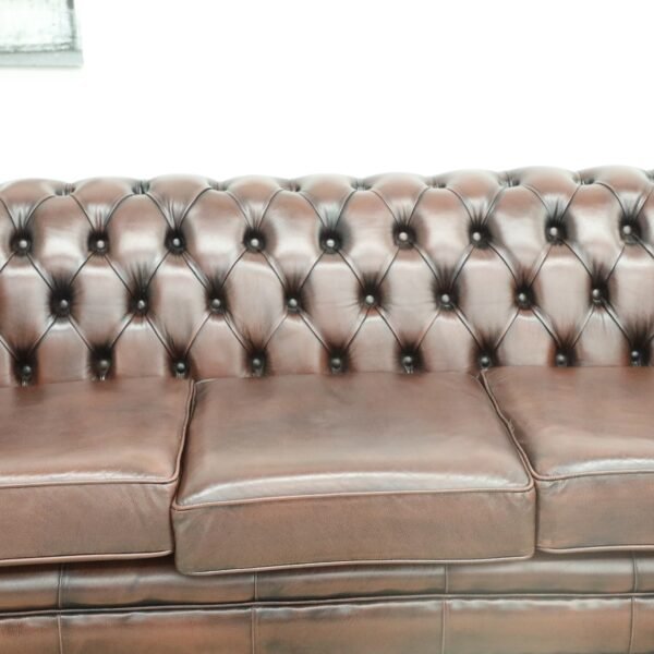 STUNNING VINTAGE CHESTERFIELD PAIR OF 3 SEATER SOFA - Image 9