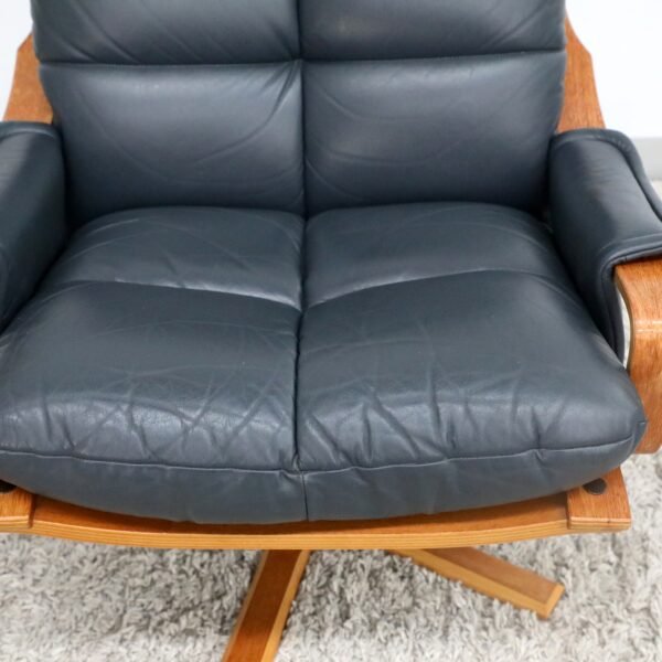 VINTAGE TESSA ATLANTIS SWIVEL CHAIR AND OTTOMAN - Image 3
