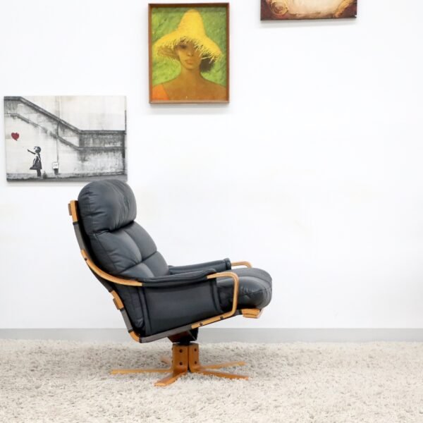 VINTAGE TESSA ATLANTIS SWIVEL CHAIR AND OTTOMAN - Image 11