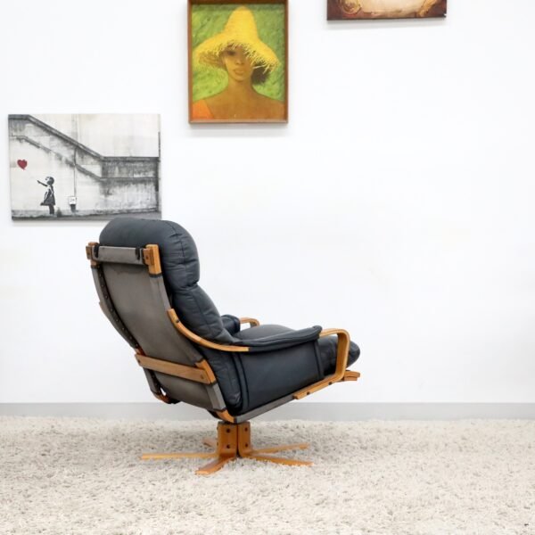 VINTAGE TESSA ATLANTIS SWIVEL CHAIR AND OTTOMAN - Image 12