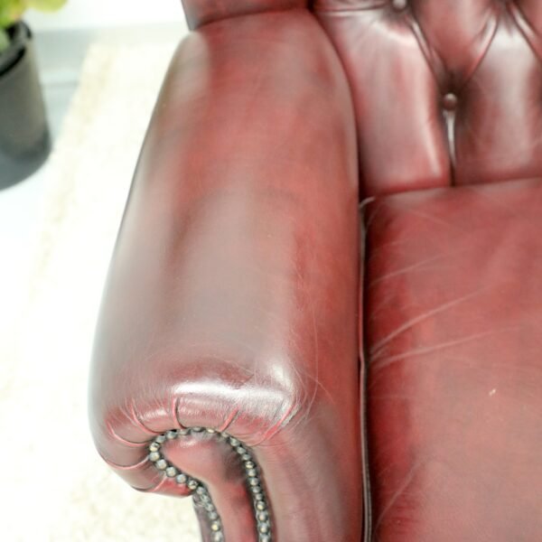 BEAUTIFUL CHESTERFIELD 3 SEATER SOFA AND WING CHAIRS - Image 22