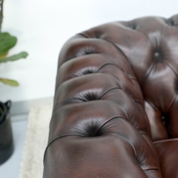 STUNNING VINTAGE CHESTERFIELD PAIR OF 3 SEATER SOFA - Image 25