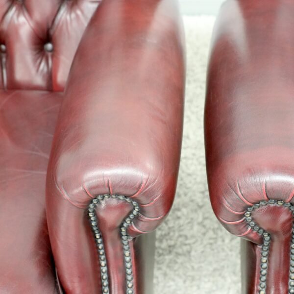 BEAUTIFUL CHESTERFIELD 3 SEATER SOFA AND WING CHAIRS - Image 23