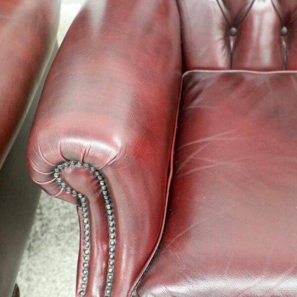 BEAUTIFUL CHESTERFIELD 3 SEATER SOFA AND WING CHAIRS - Image 24