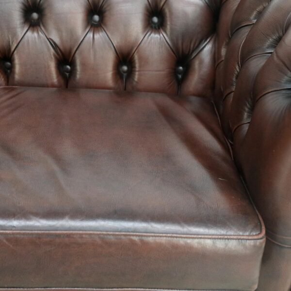 STUNNING VINTAGE CHESTERFIELD PAIR OF 3 SEATER SOFA - Image 28