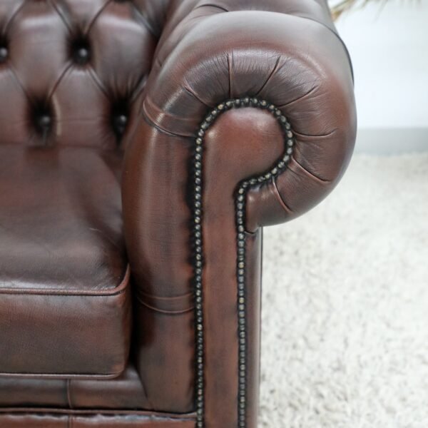 STUNNING VINTAGE CHESTERFIELD PAIR OF 3 SEATER SOFA - Image 29