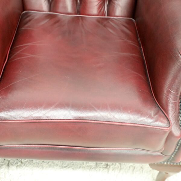 BEAUTIFUL CHESTERFIELD 3 SEATER SOFA AND WING CHAIRS - Image 25