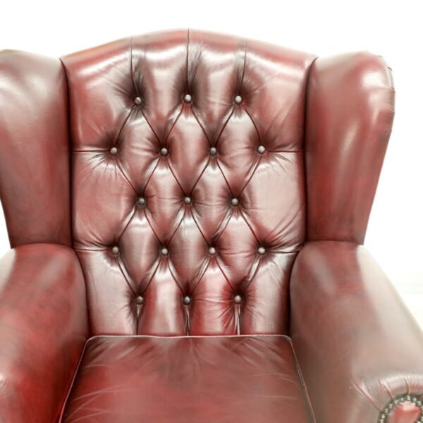 BEAUTIFUL CHESTERFIELD 3 SEATER SOFA AND WING CHAIRS - Image 26
