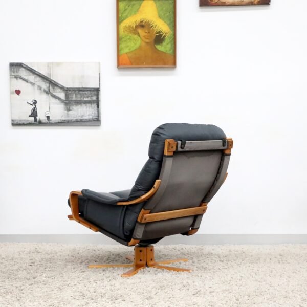 VINTAGE TESSA ATLANTIS SWIVEL CHAIR AND OTTOMAN - Image 14