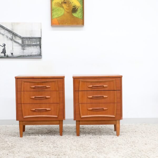 RETRO VINTAGE RELIANCE PAIR OF BEDSIDE TABLES - Image 2