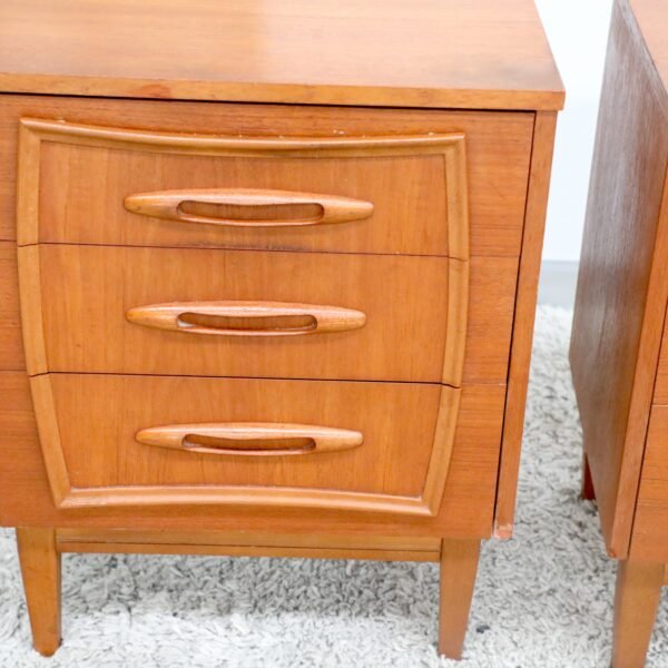 RETRO VINTAGE RELIANCE PAIR OF BEDSIDE TABLES - Image 3