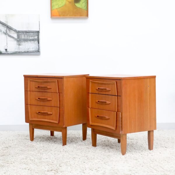 RETRO VINTAGE RELIANCE PAIR OF BEDSIDE TABLES - Image 13