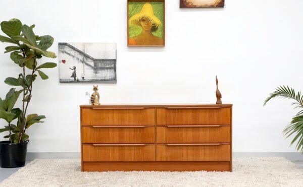 RETRO VINTAGE MIDCENTURY CHEST OF DRAWERS DRESSER